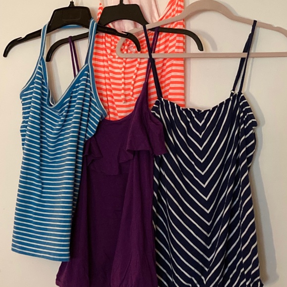 Old Navy 4-pk bundle Tank Tops sz M - Picture 1 of 16